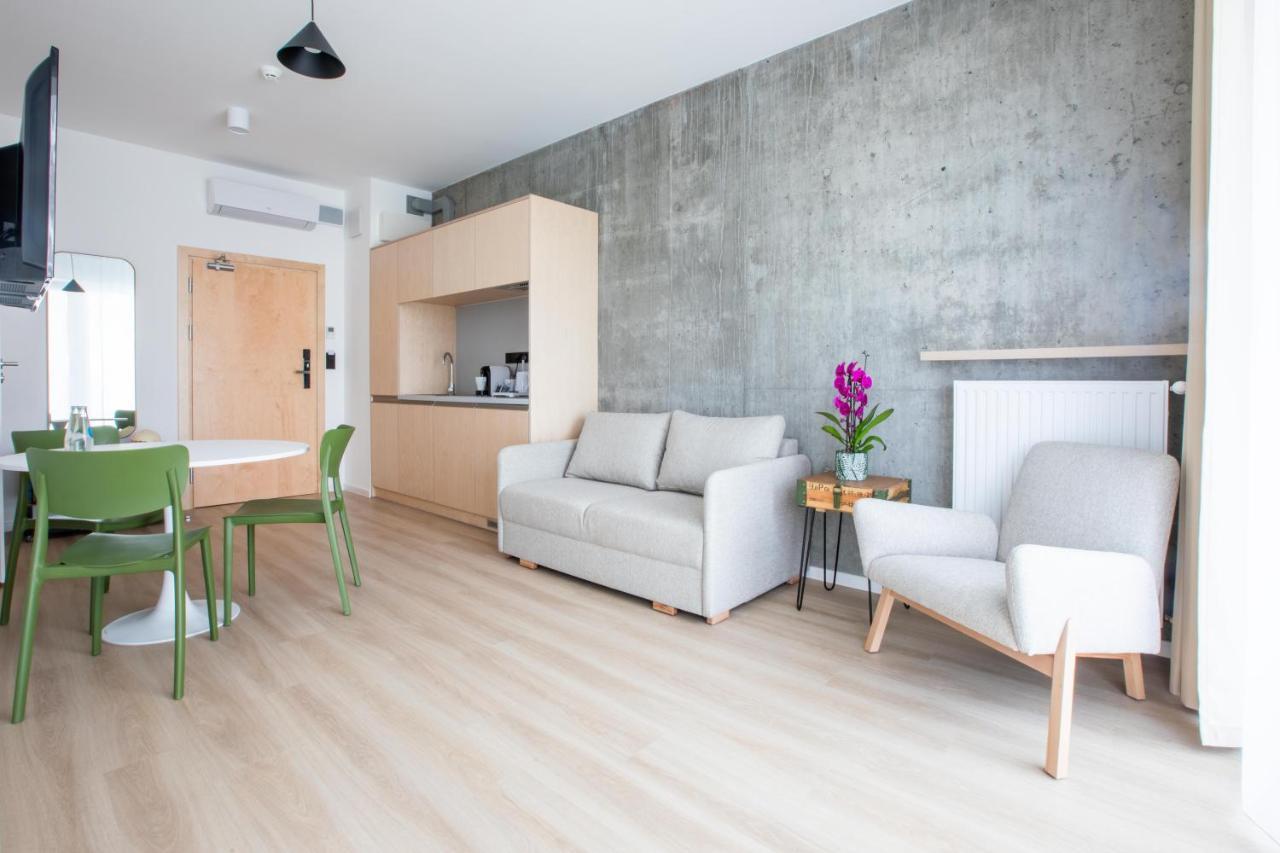 Hotel Arche Fabryka Samolotow W Mielnie 미엘노 외부 사진