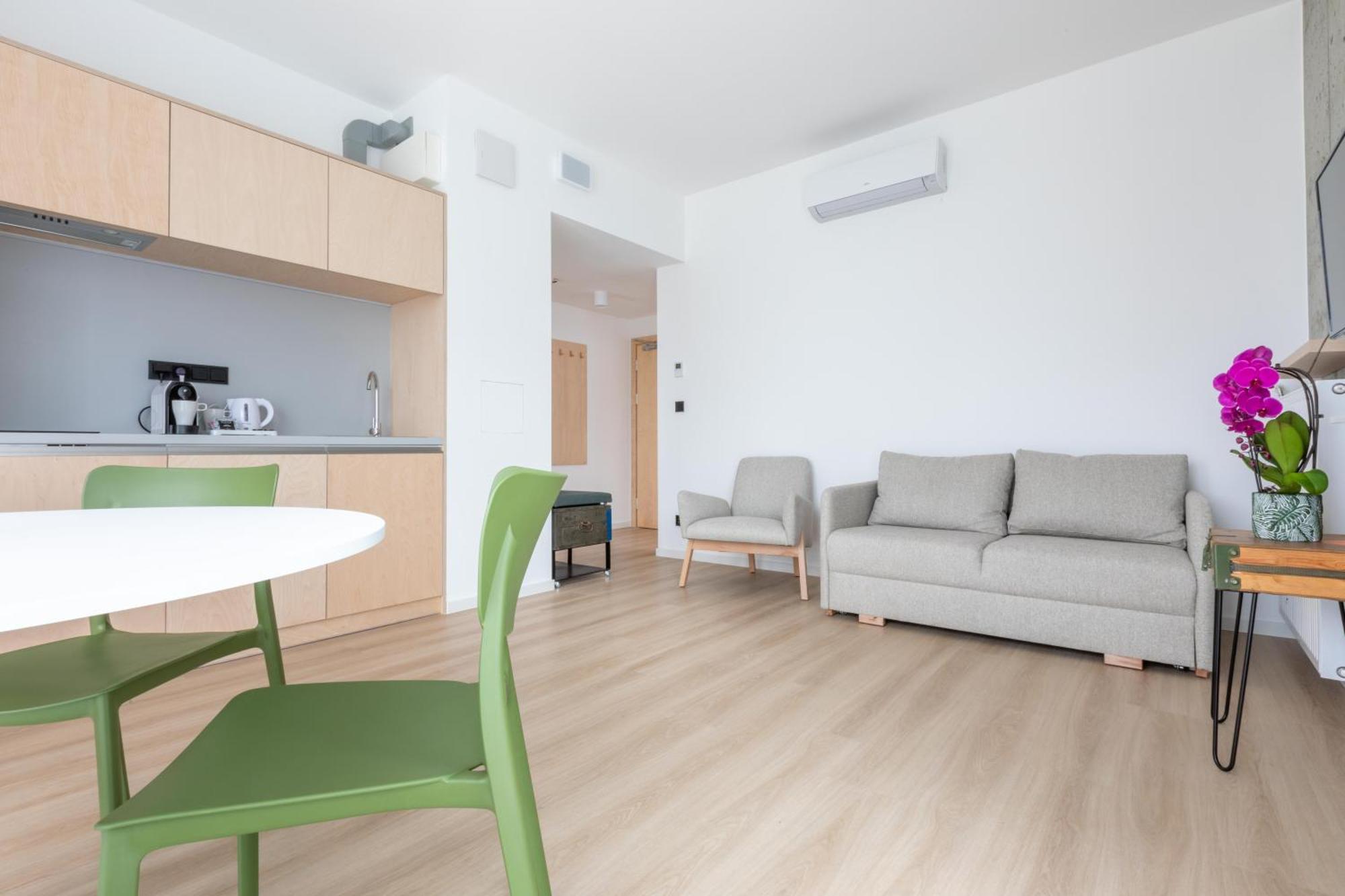 Hotel Arche Fabryka Samolotow W Mielnie 미엘노 외부 사진