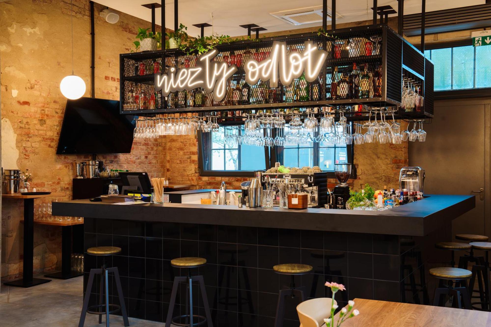 Hotel Arche Fabryka Samolotow W Mielnie 미엘노 외부 사진